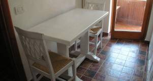 Cucina bianca in legno